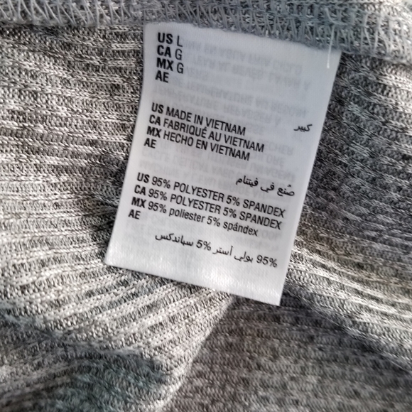 NEW!INC L keyhole choker cold shoulder top - Picture 11 of 11